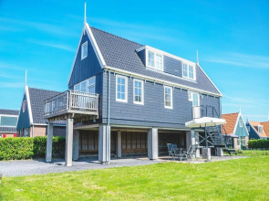 Holiday Home Built in Zaanse Style, Near Alkmaar