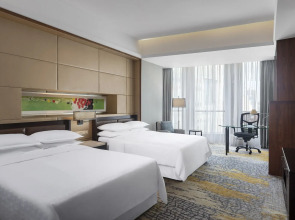Sheraton Grand Shanghai Pudong Hotel & Residences