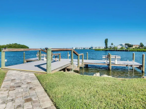 Condo w/ Direct Ocean Inlet View: Bikes Included!