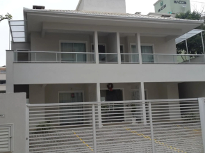 Apartamentos próximo à praia