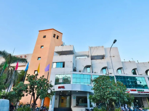 OYO 3975 Golden Star Country club