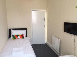 Blackpool Home with Tower View 2
