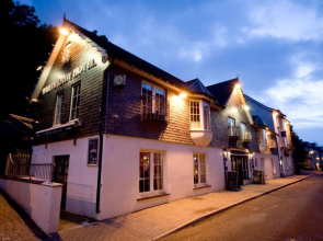 White Lady Hotel