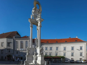 Penthouse With Private Loggia in the Historic Centre of D Rnstein