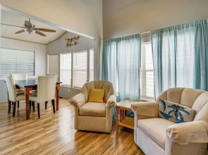 Steps to Bay! Home w/ Pool Access in Port Isabel