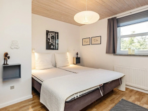 5 Star Holiday Home in Hals