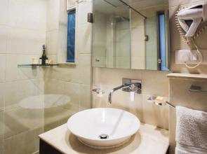 Rockland Hotel - C R Park