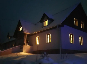 Pokoje Gościnne Art- Dworek