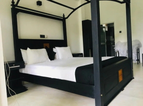 R 1 River Villa