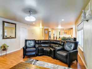 Anchorage Home ~ 8 Mi to Downtown!