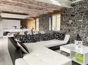 Charming Family Home in Achet