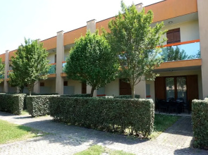 Modern Residence With Pool Quiet Location - Apartment With Private Garden