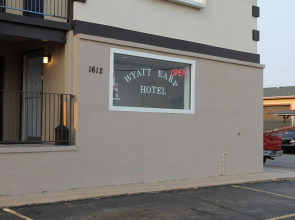 Wyatt Earp Hotel
