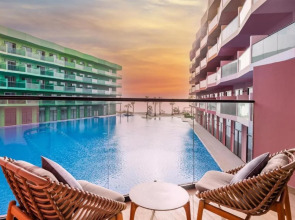 Отель Voco Dubai Monaco The Heart of Europe