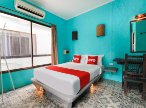 OYO 1103 Pirates House Hotel