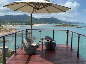 Watching the Sunrise Hotel on the Sea