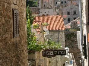 Apartment Square