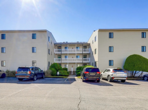 Emerald Isle Resort-style Condo: Walk to Beaches!