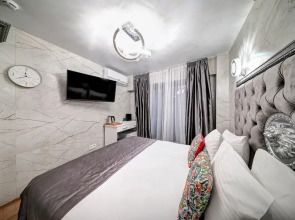 Аурия Круиз