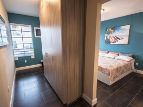 Beds n' Drinks Hostel