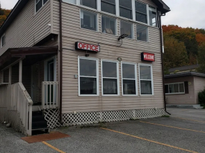 Silver Maple Motel