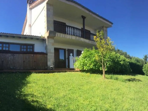 House with 3 Bedrooms in San Vicente de la Barquera, with Wonderful Sea View And Furnished Terrace