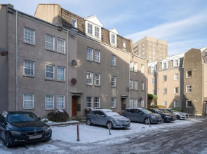 Central-1bed Flat in Aberdeen Area