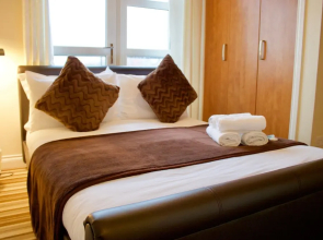 2 Bedroom Leith Apartment