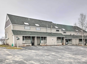 Condo w/ Rangeley Lake Views: 10 Mi to Saddleback!