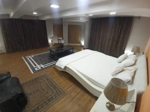 Casa De SAF, Near Sea View, Mc Donalds, Hyper Market