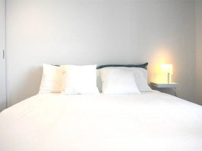 Deluxe Melbourne Empire Apartment