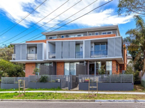 Maroubra magic (105i)