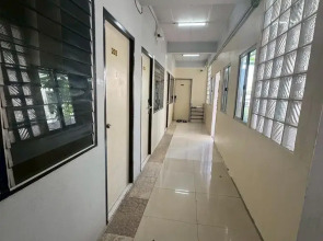 Sukhum Mega Bangna Guest House