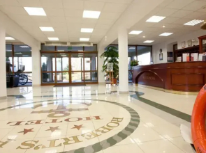 Hotel Robert's Port