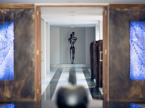 Avra City Boutique Hotel