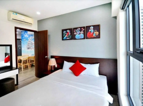 Lovely 3-bedroom condo, a minute walk to the beach