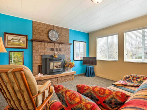 Tropic Family House - 10 Miles to Bryce Canyon!