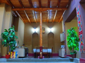 Al Mansur Guesthouse