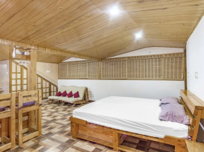 GuestHouser 1 BR Bed & Breakfast 83ac