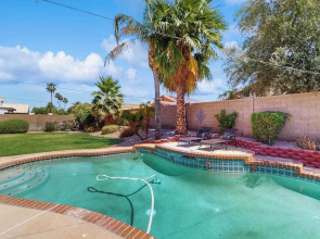 Private Pool, Yard & Pool Table! 'avondale Abode'