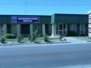 Bordertown Motel