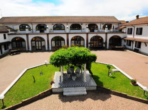 Country Hotel