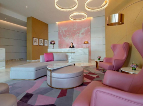 Hilton Dubai Creek Hotel & Residences