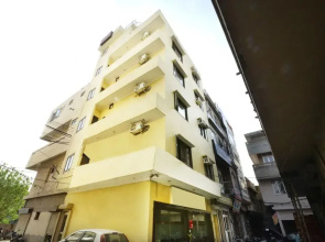 OYO 7676 Golden Sunrise Inn
