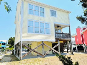 Angling Inn 4 Bedroom Home by RedAwning