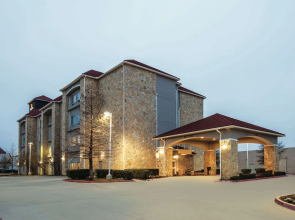 La Quinta Inn & Suites by Wyndham Mansfield TX