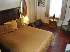 Historic Grand Canyon Hotel