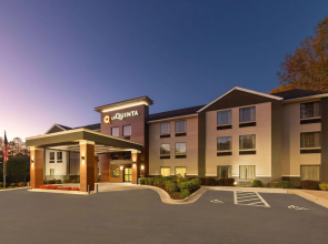 La Quinta Inn & Suites by Wyndham Snellville-Stone Mountain