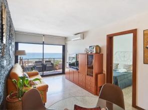 Elegant apt 4 pax 1 min from the beach with Wifi