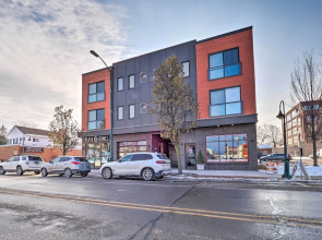 Downtown Traverse City Condo: 32 Mi to Ski Slopes!